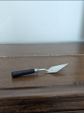 Wood & Silver Cheese Trowel • Diamond Palette Knife